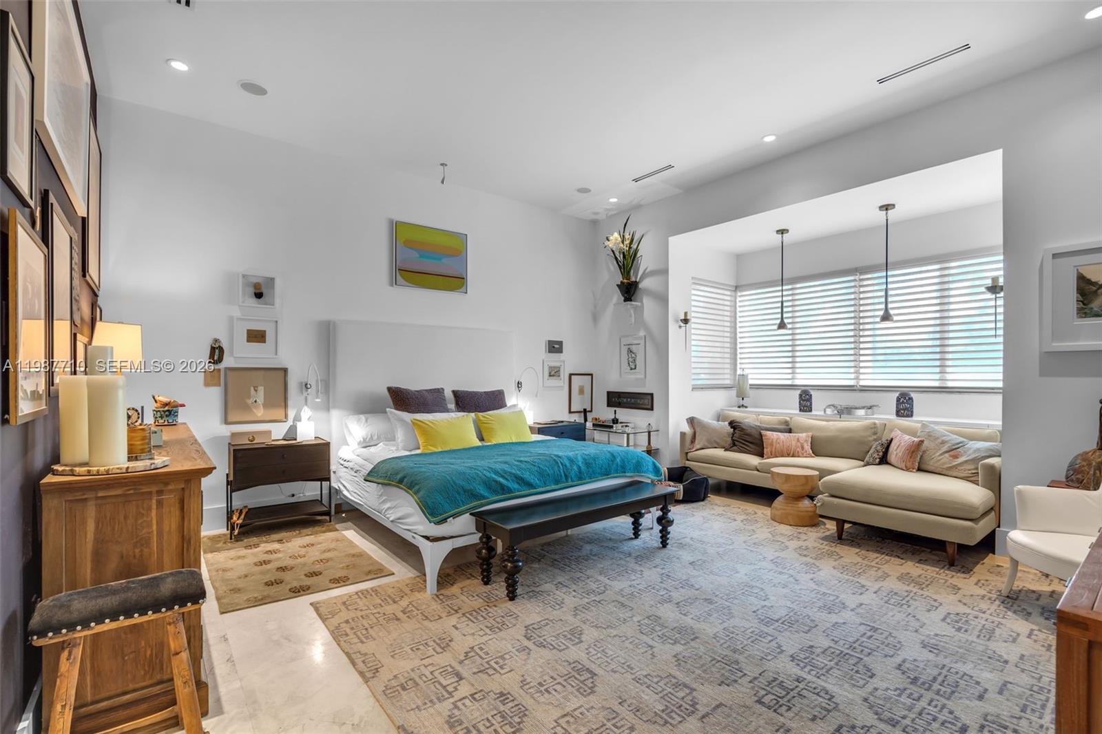 TROPICAL ISLE HOMES SUB 4 - Residential