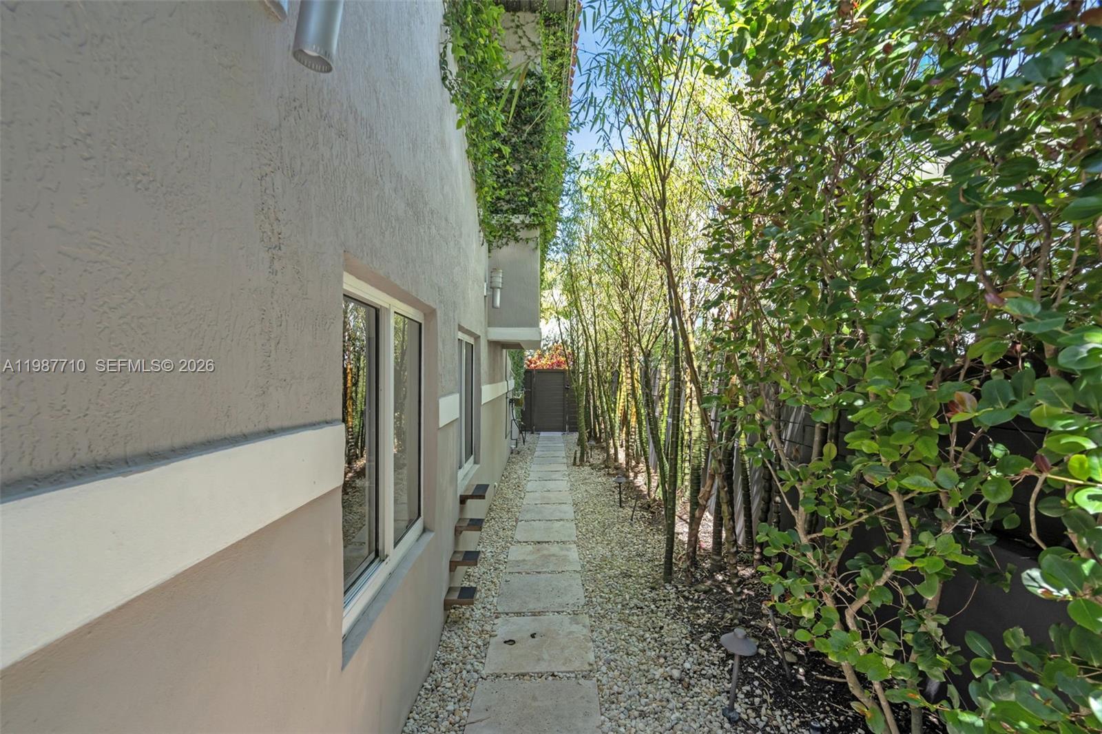 TROPICAL ISLE HOMES SUB 4 - Residential