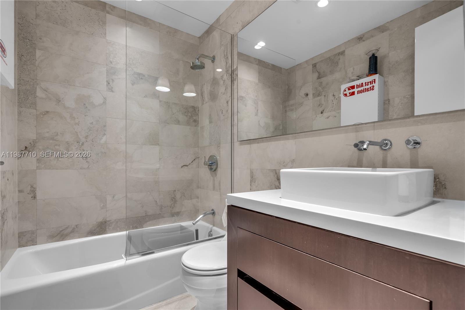 TROPICAL ISLE HOMES SUB 4 - Residential