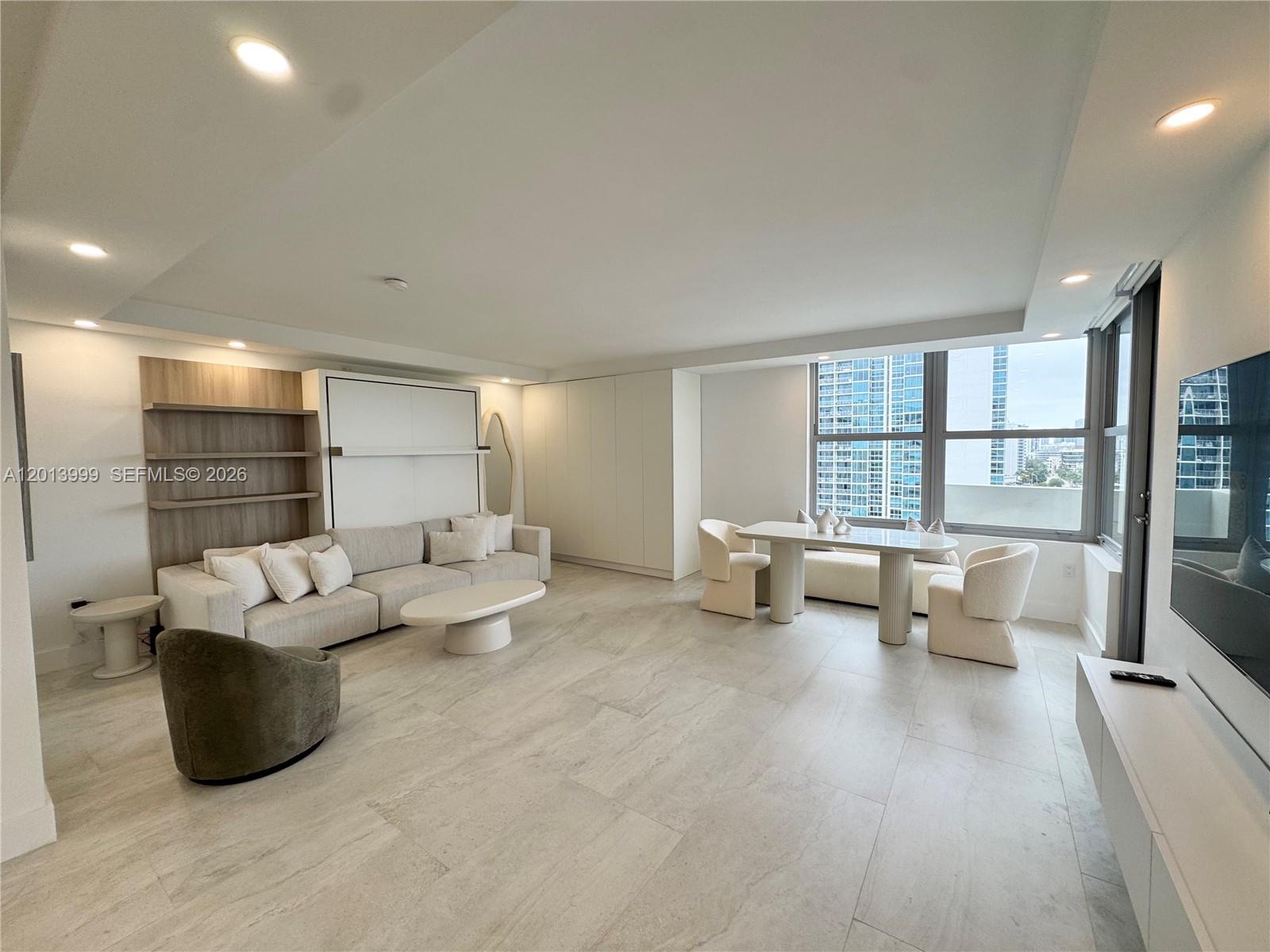 2899 Collins Ave 1414
