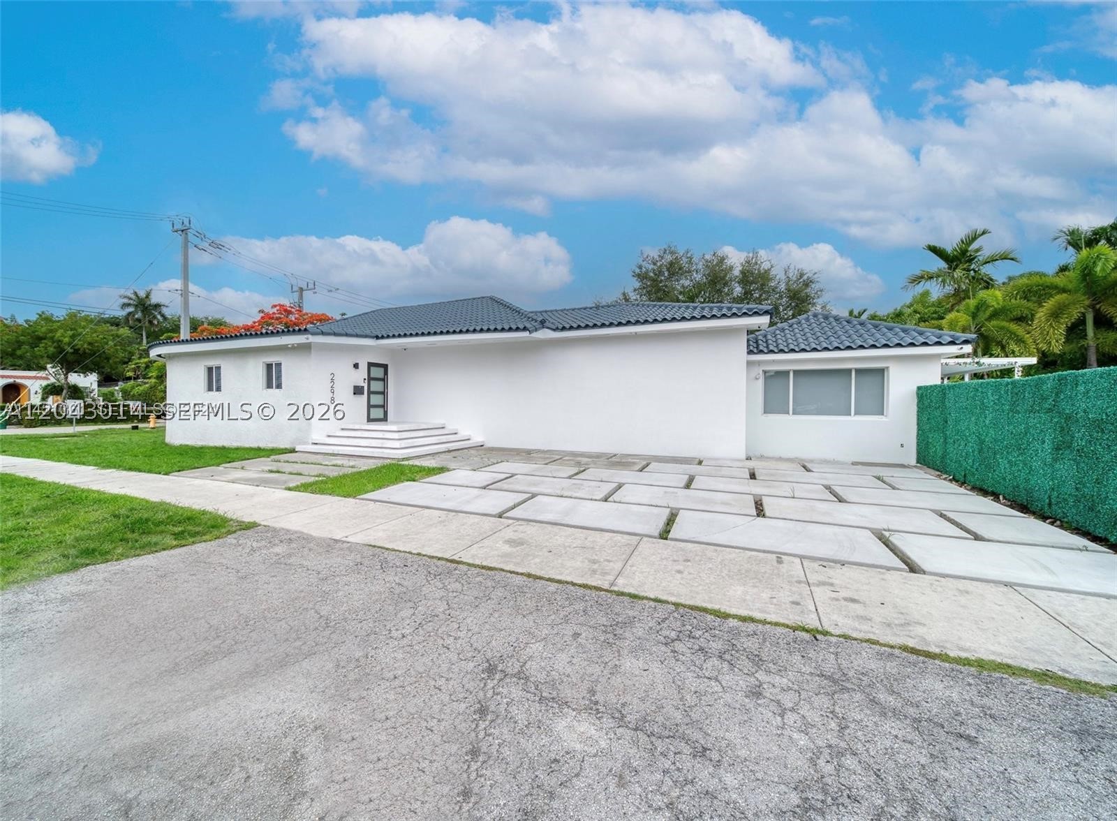 2298 SW 16th Ave