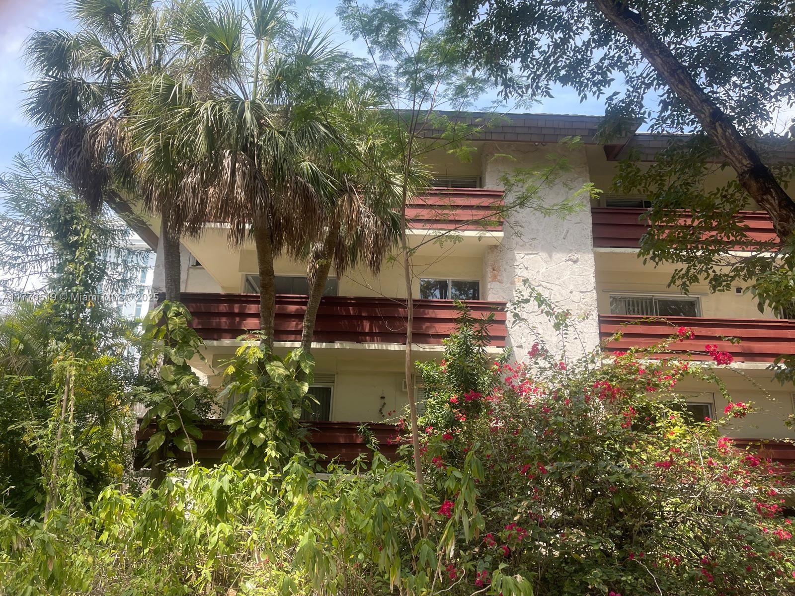 1205 Mariposa Ave 302, Coral Gables, Broward County, Florida - 2 Bedrooms  
2 Bathrooms - 
