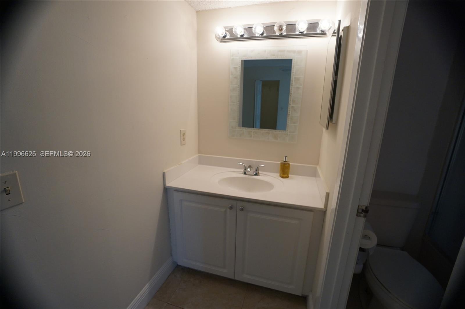 ELAN AT CALUSA CONDO XVI - Residential Lease