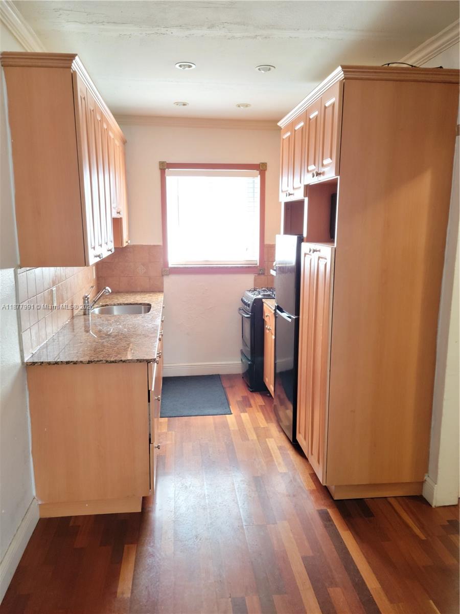 7315 BYRON AVE CONDO - Residential