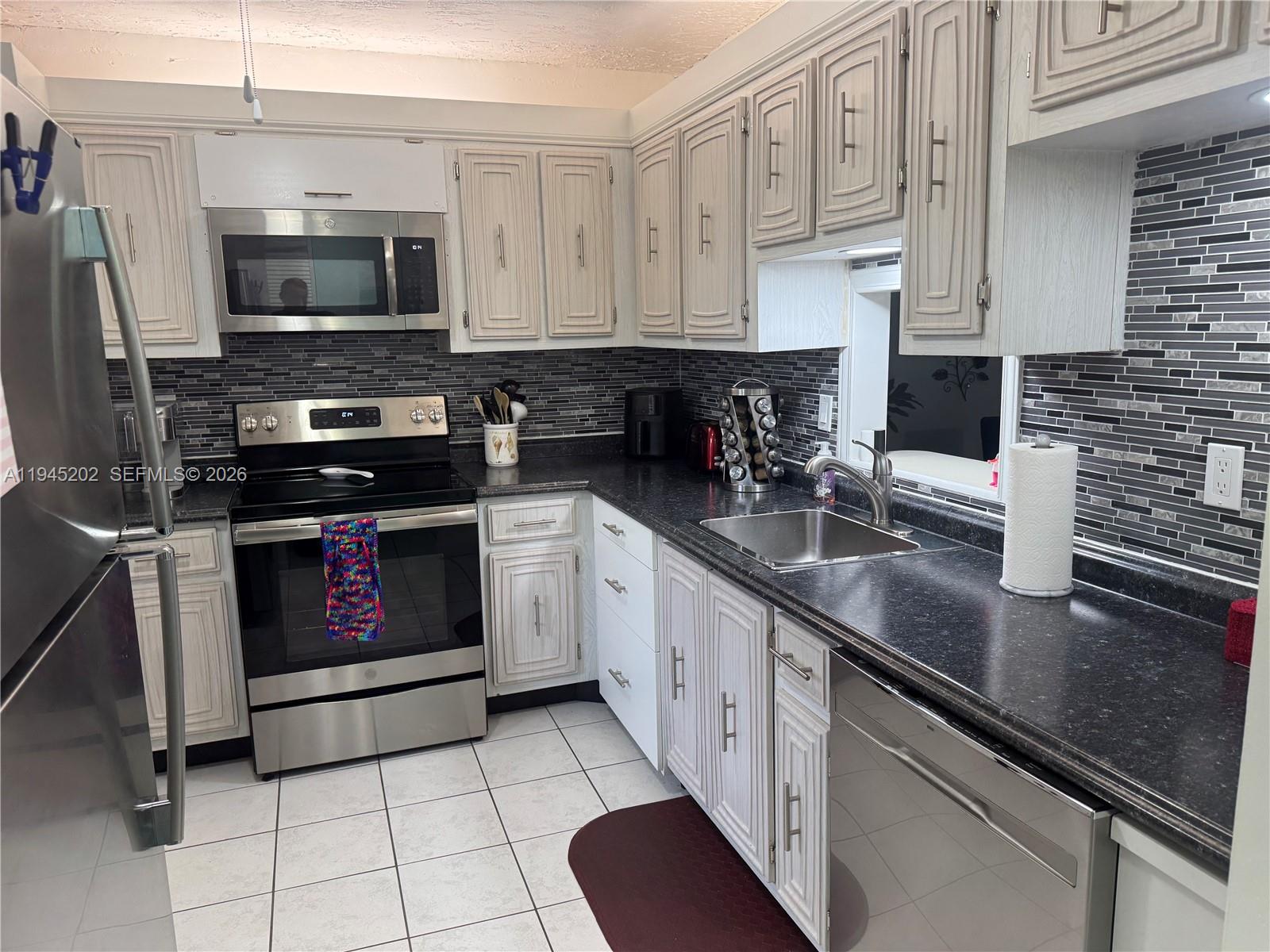 SOMERSET NO SIX CONDO - Residential