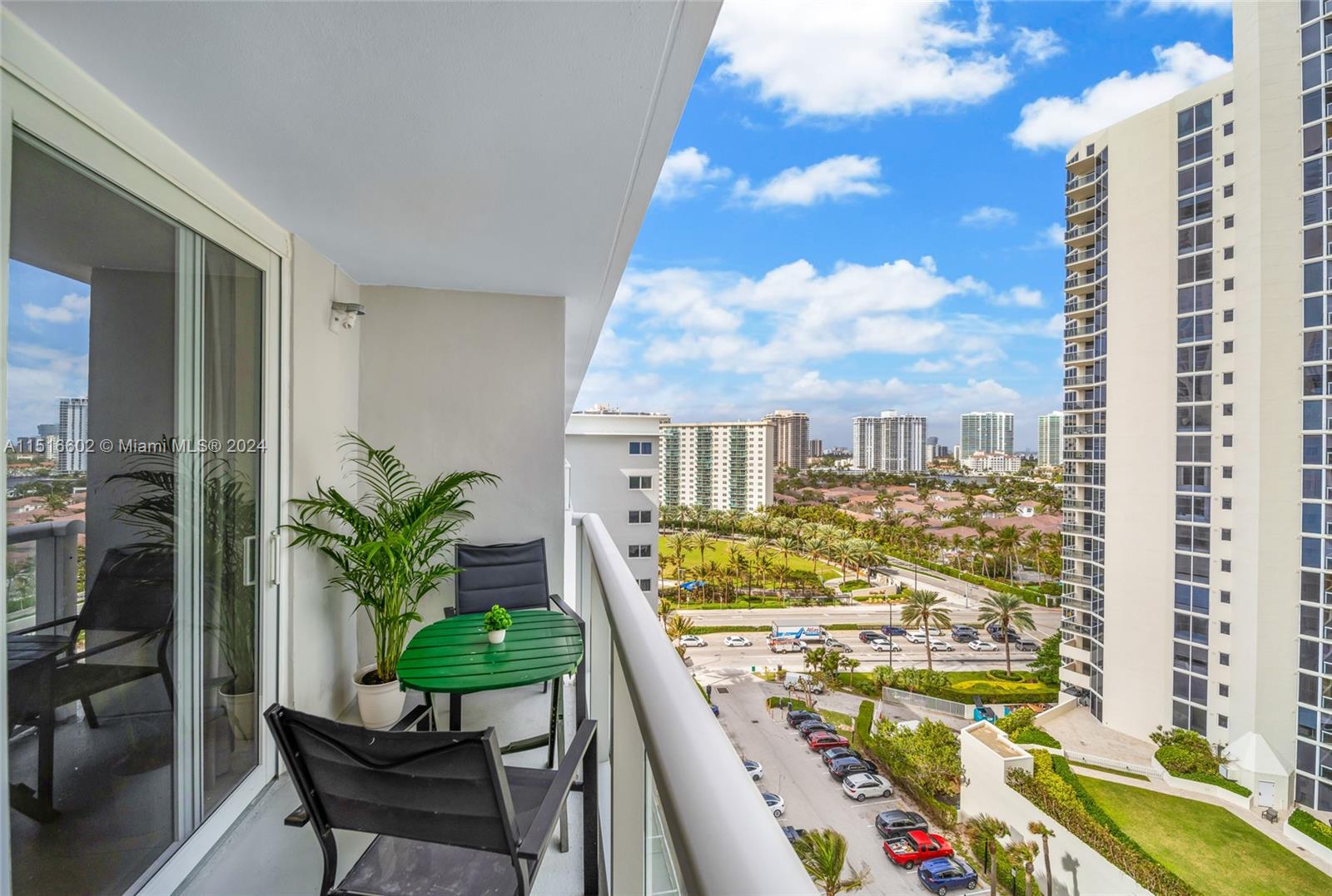 THE AVENTURA BEACH CLUB C - Residential