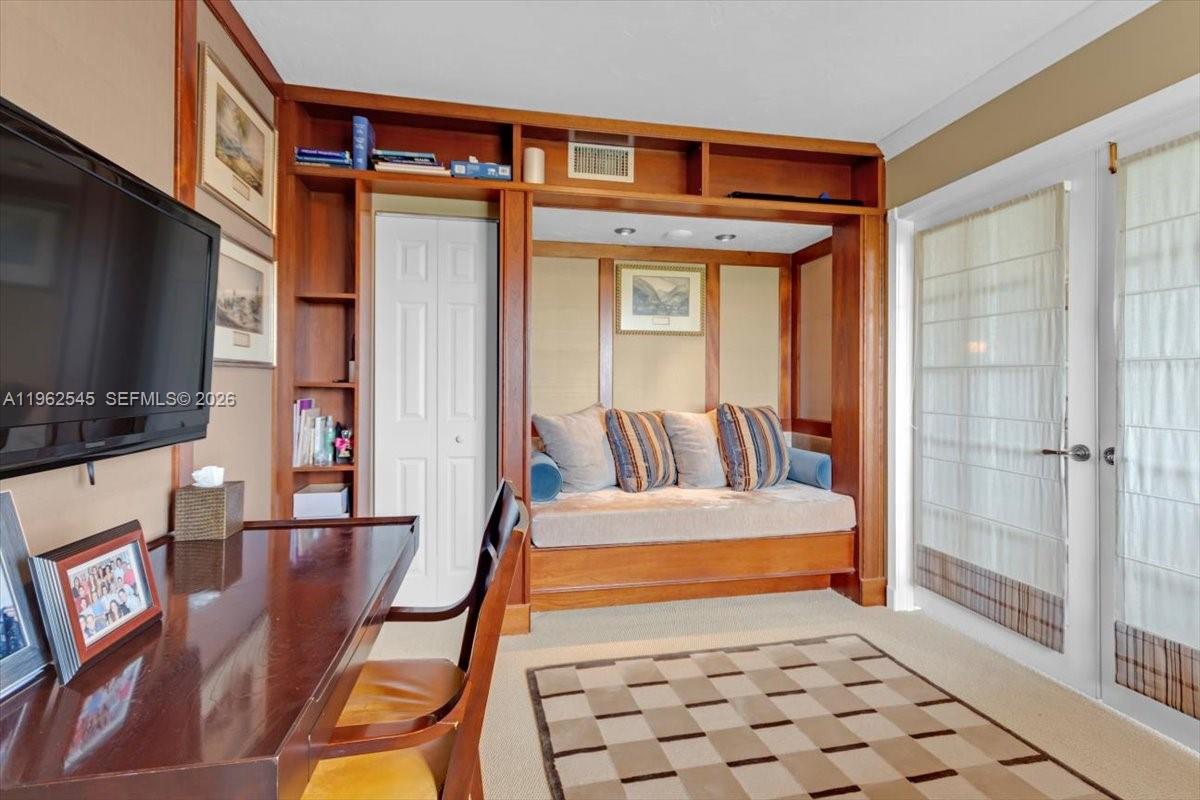 DELVISTA TOWERS CONDO - Residential