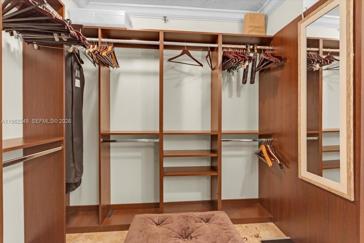 DELVISTA TOWERS CONDO - Residential