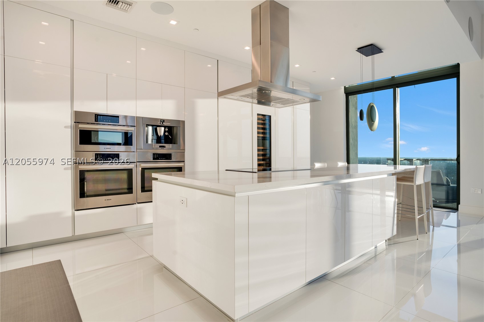 88 SW 7th St PH 4303