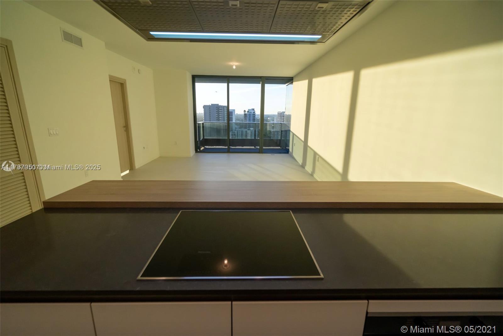 1000 Brickell Plz 2706
