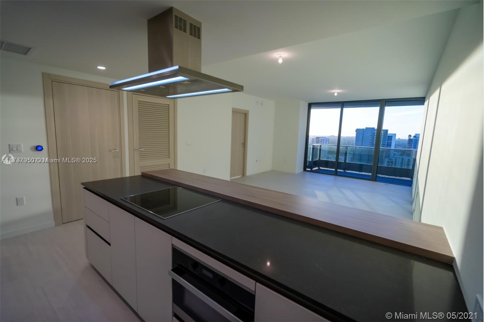 1000 Brickell Plz 2706