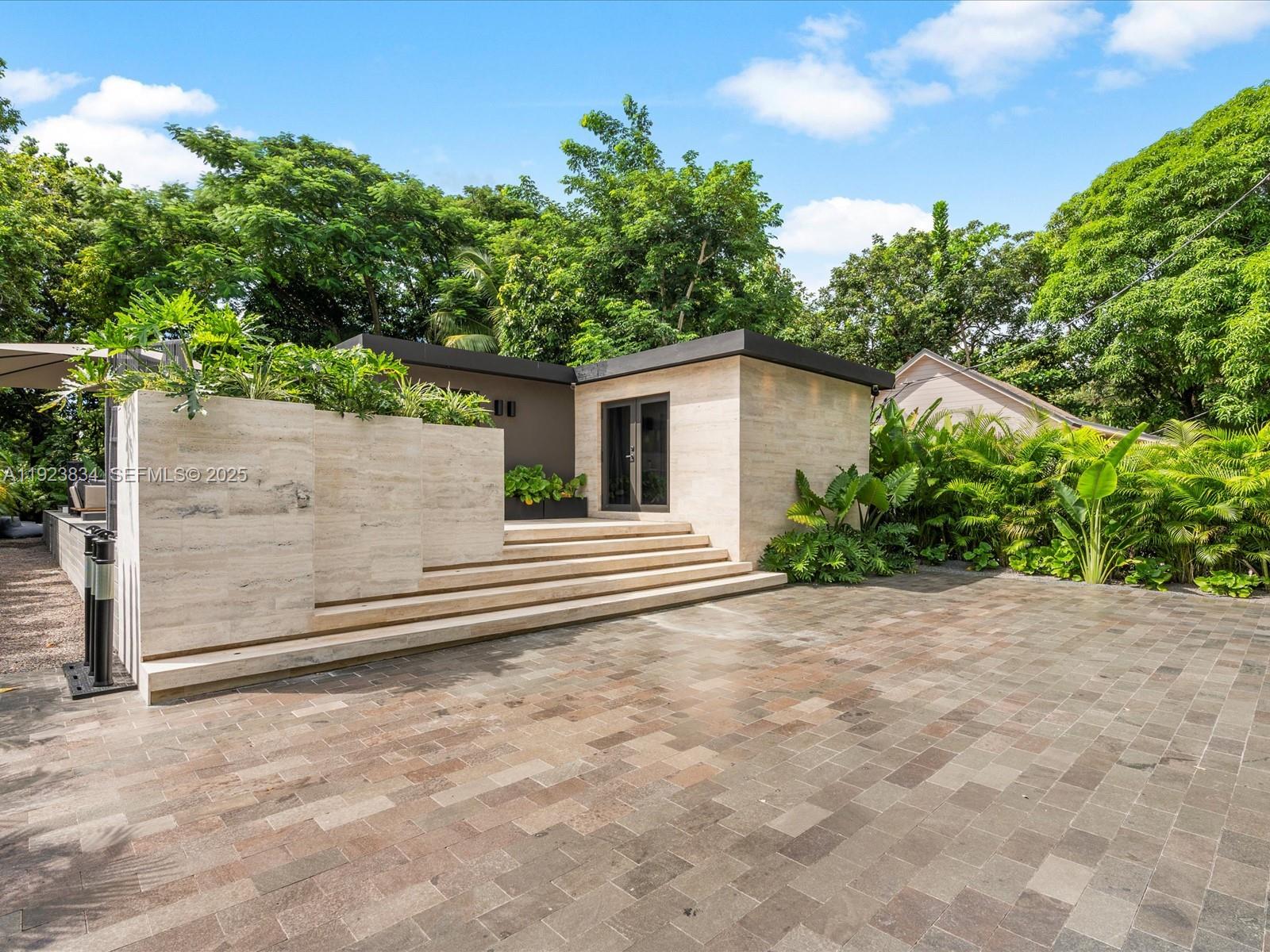 FROW HOMESTEAD - Residential