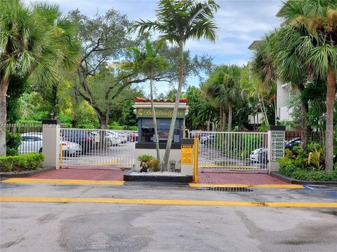 6886 N Kendall Dr D308 Pinecrest FL 33156