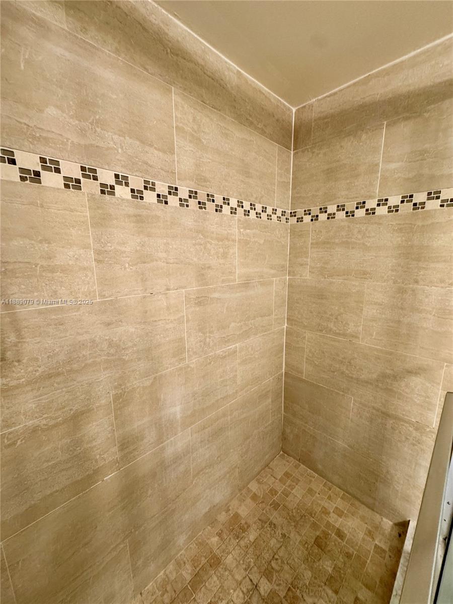 GARDENS NORTH FOUR CONDO - Residential Lease