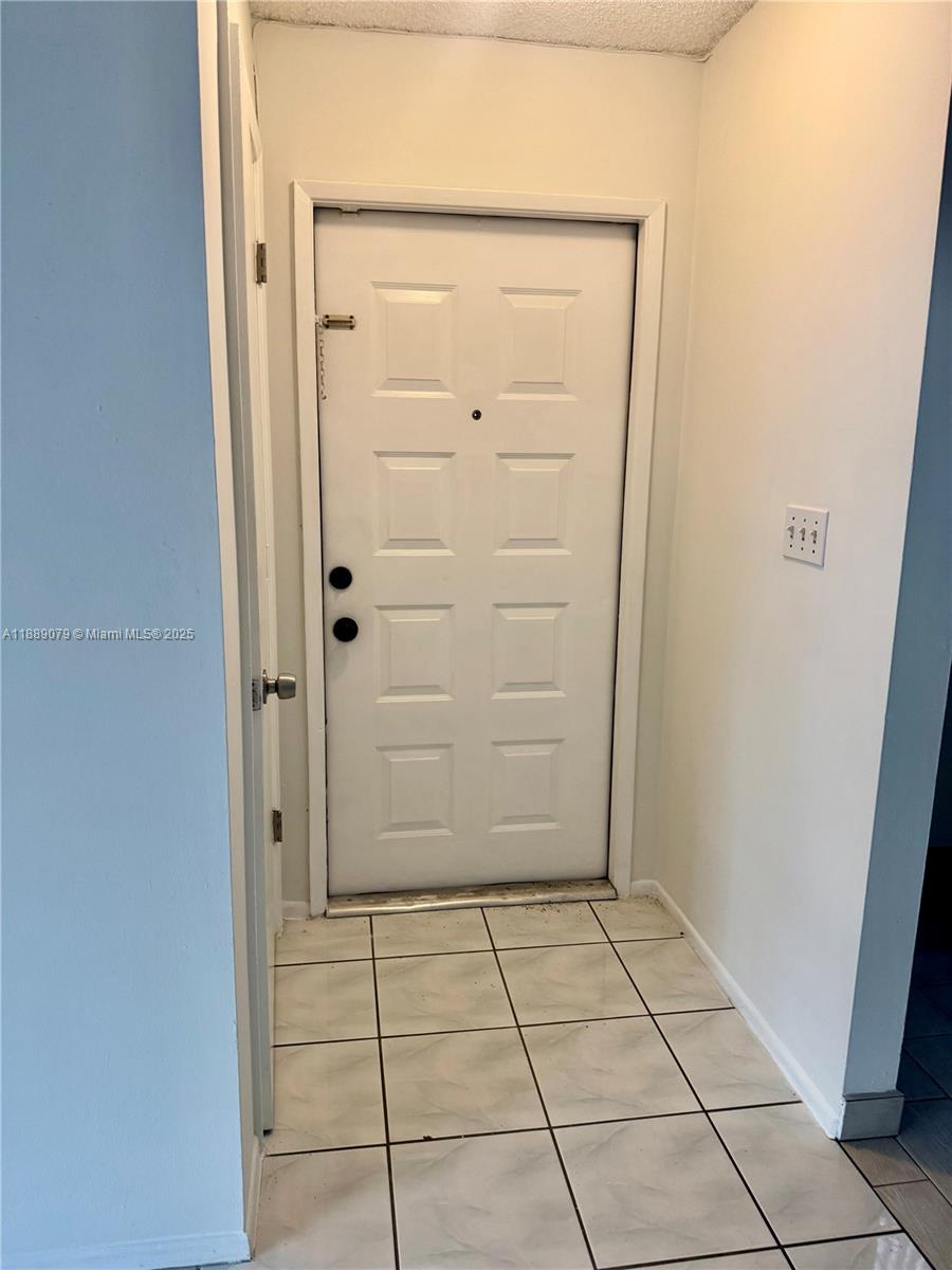 GARDENS NORTH FOUR CONDO - Residential Lease