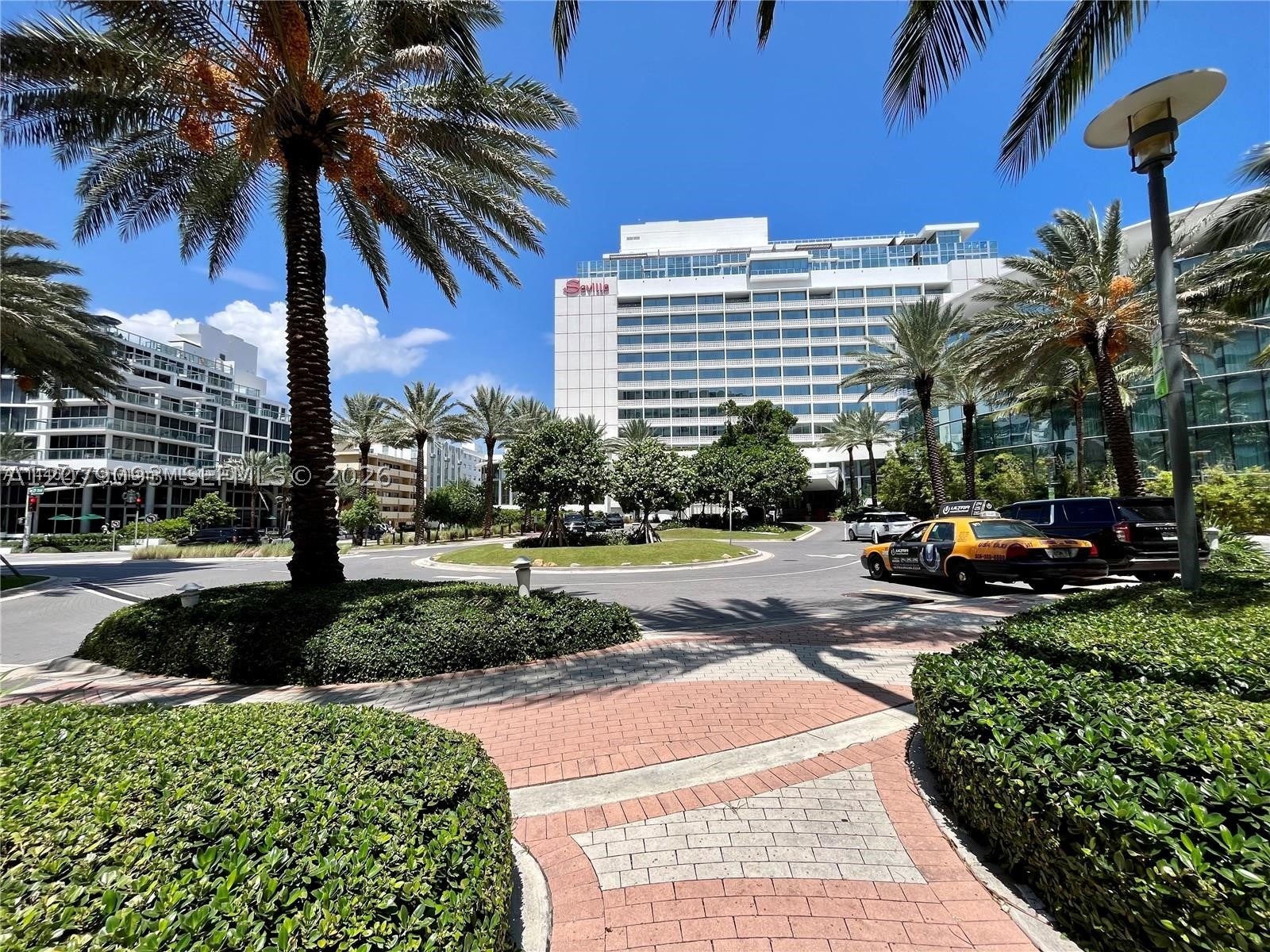 2899 Collins Ave 544