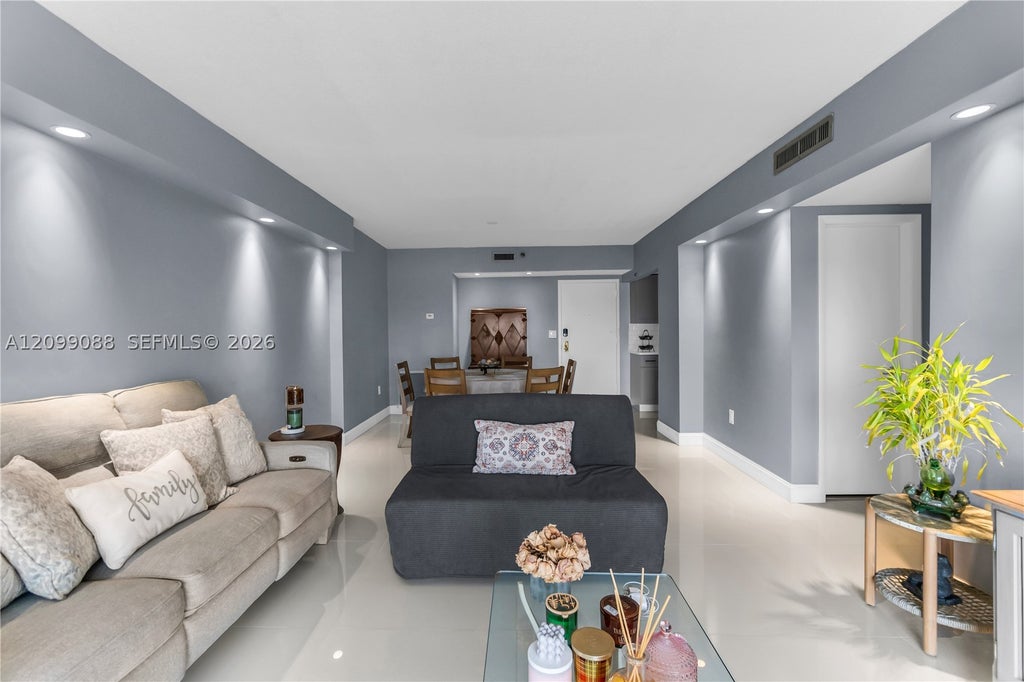 Photo of 3850 Washington St #704, Hollywood, FL 33021 (MLS # A12099088)