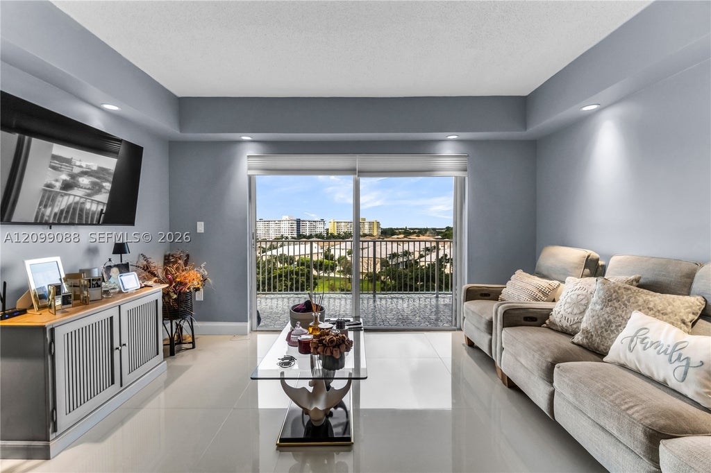 Photo of 3850 Washington St #704, Hollywood, FL 33021 (MLS # A12099088)