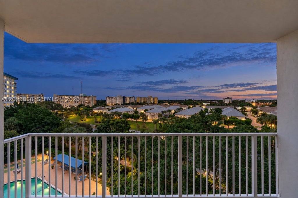 Photo of 3850 Washington St #704, Hollywood, FL 33021 (MLS # A12099088)