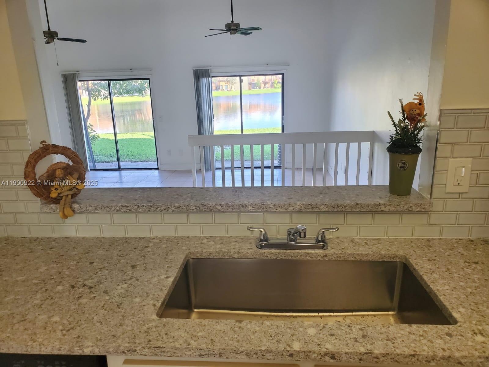 PINE ISLAND LAKES TOWNHOM - Residential
