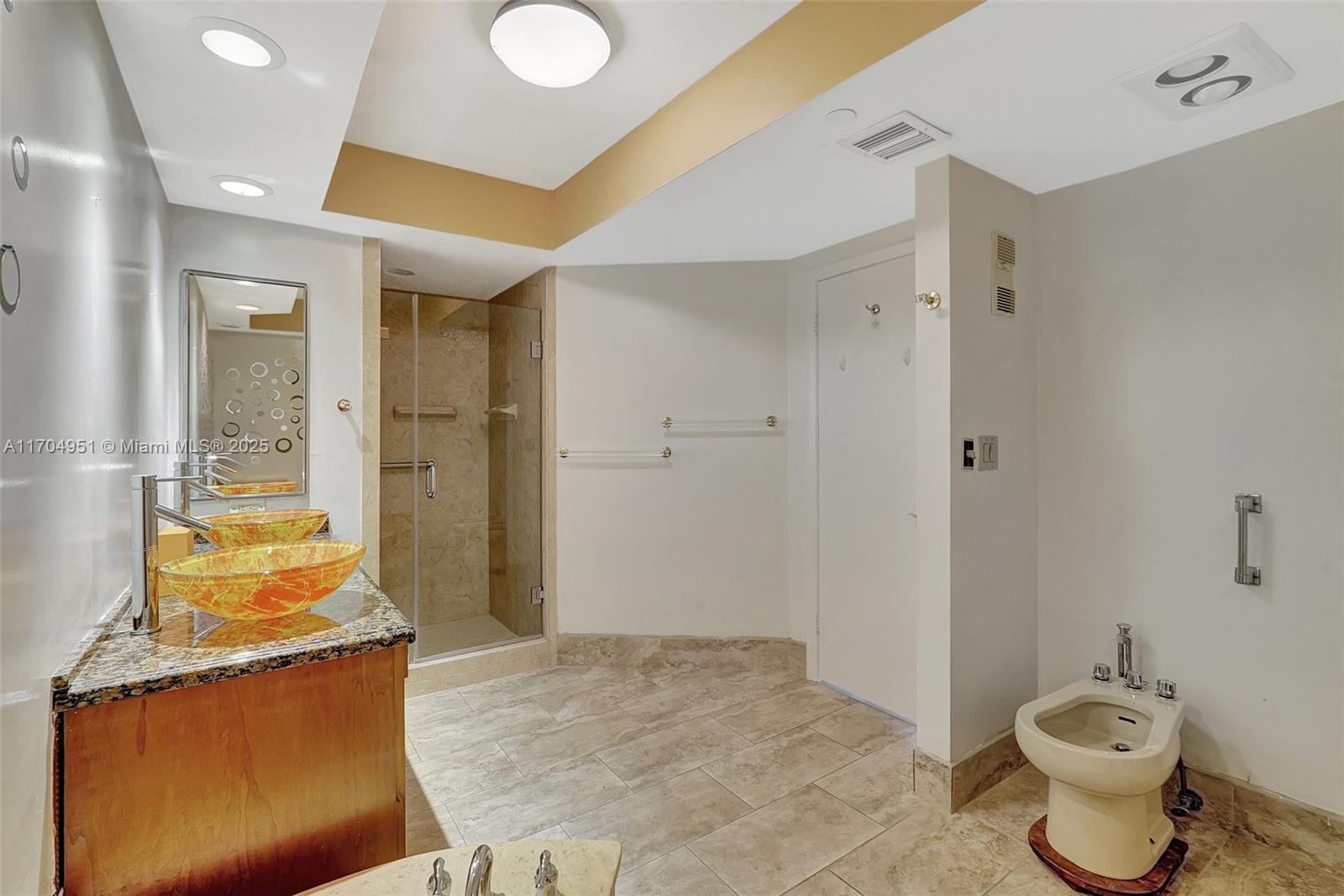 HAMPTONS WEST CONDO - Residential