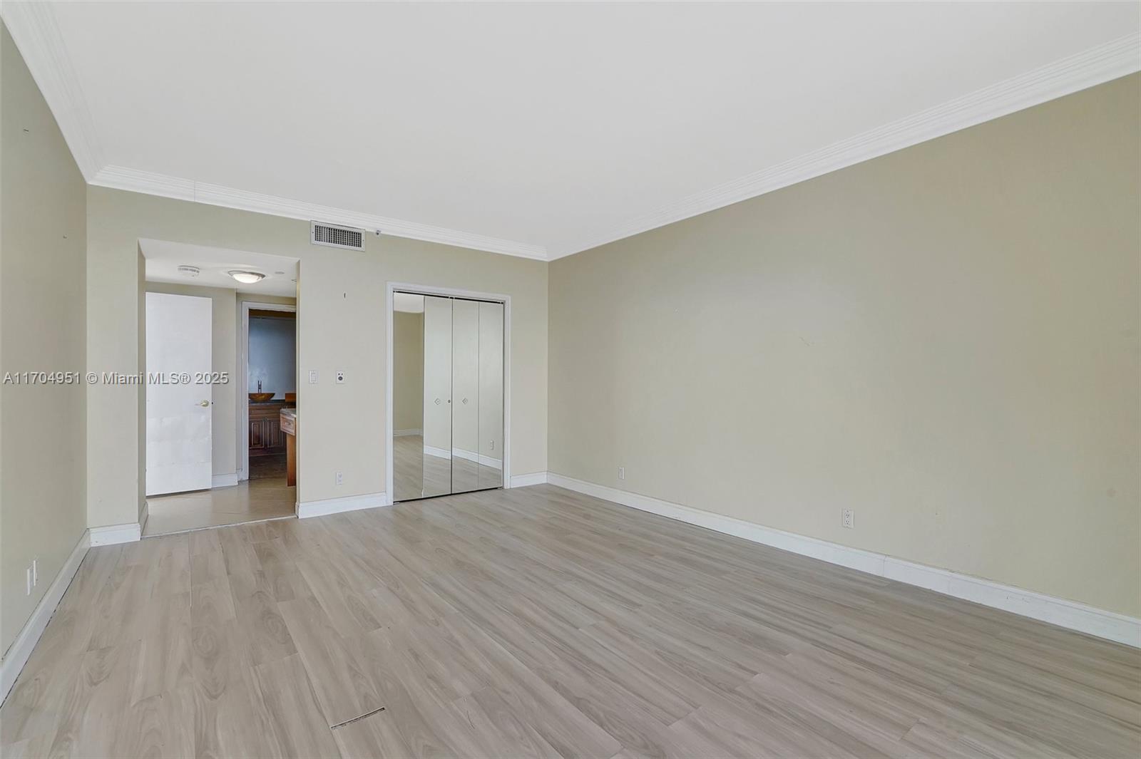 HAMPTONS WEST CONDO - Residential