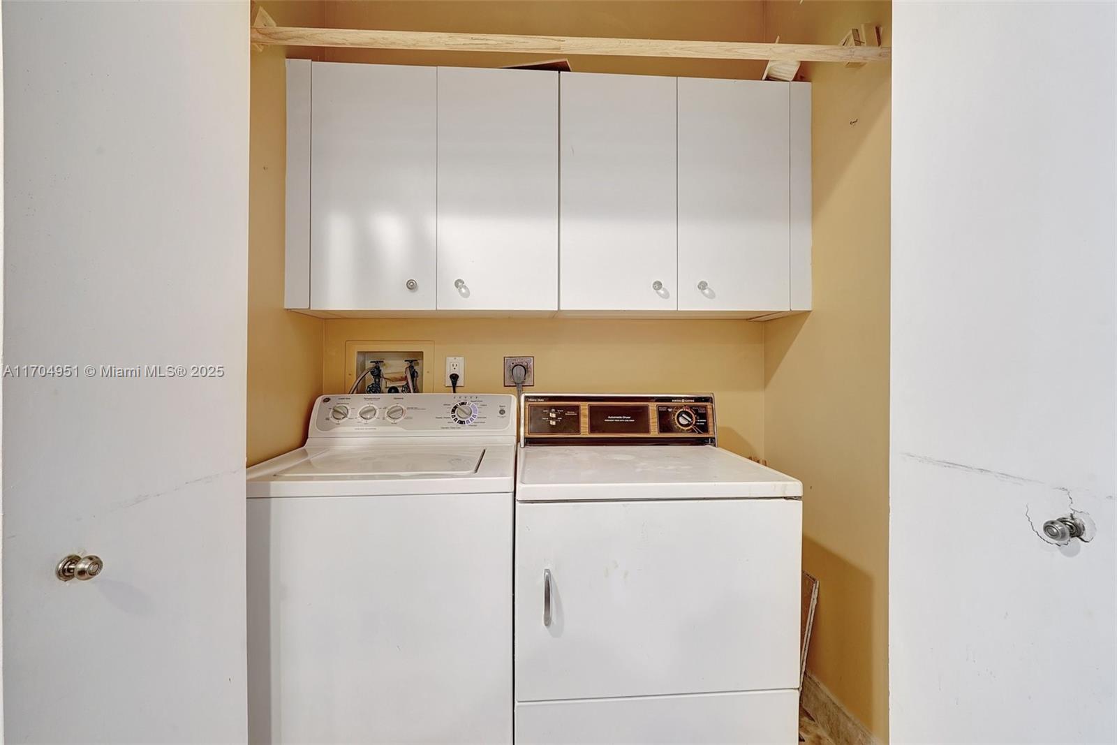 HAMPTONS WEST CONDO - Residential