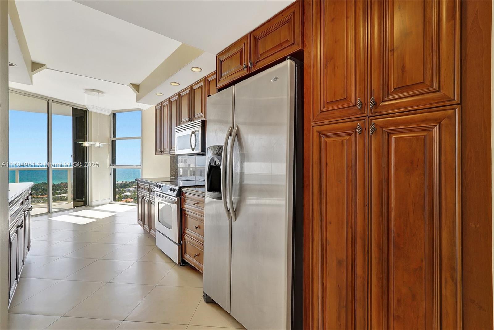 HAMPTONS WEST CONDO - Residential