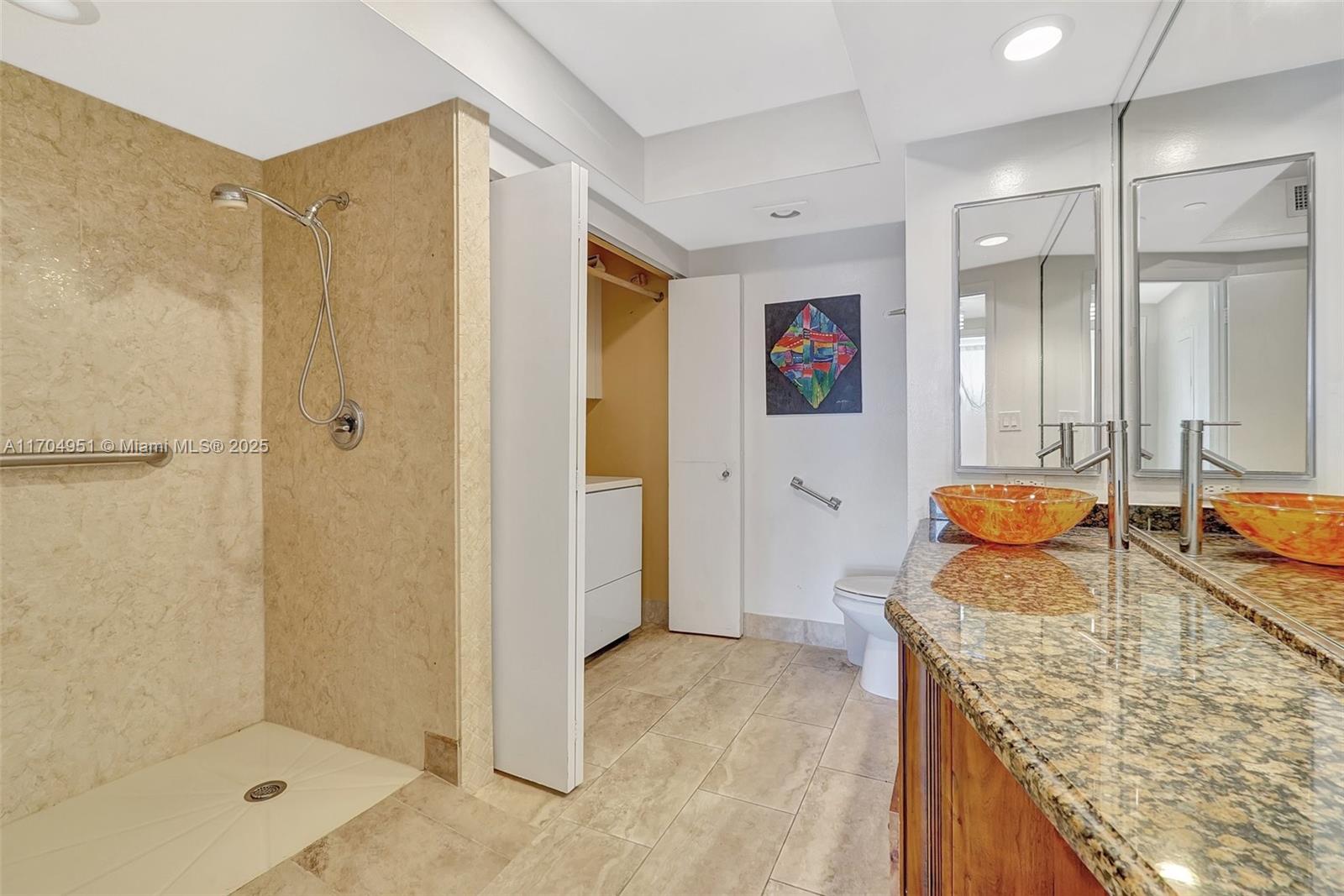 HAMPTONS WEST CONDO - Residential