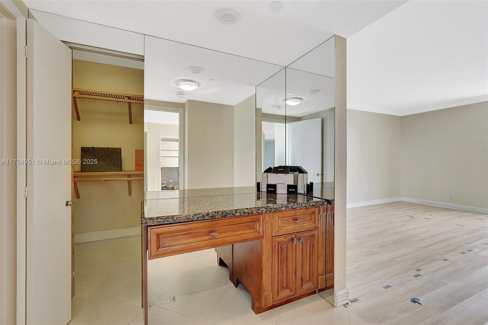 HAMPTONS WEST CONDO - Residential