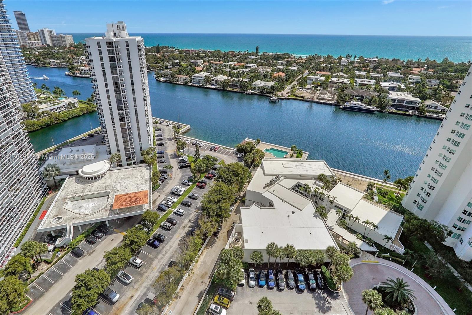 HAMPTONS WEST CONDO - Residential