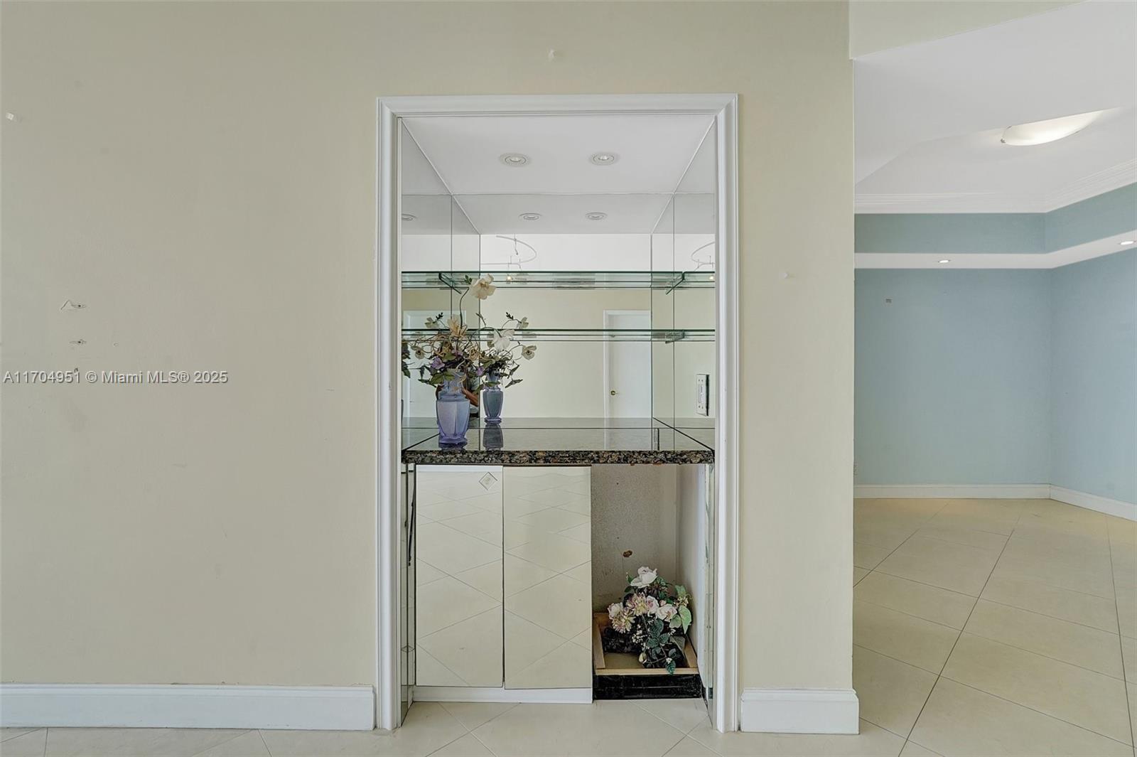 HAMPTONS WEST CONDO - Residential