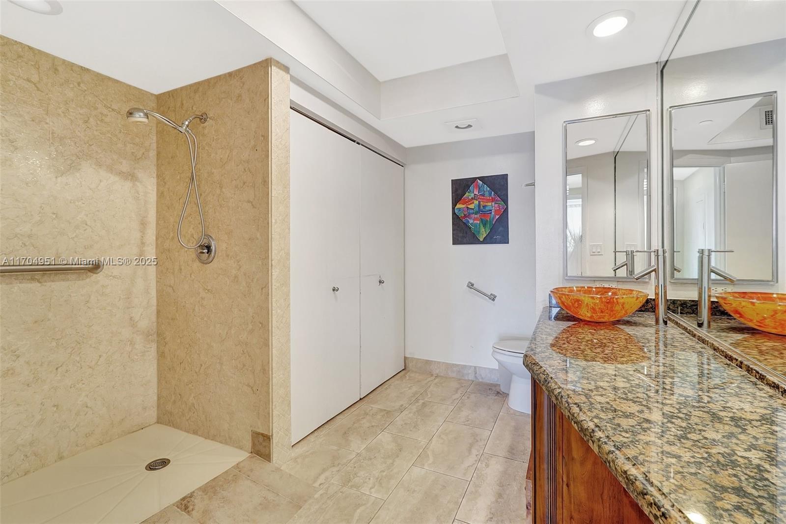 HAMPTONS WEST CONDO - Residential