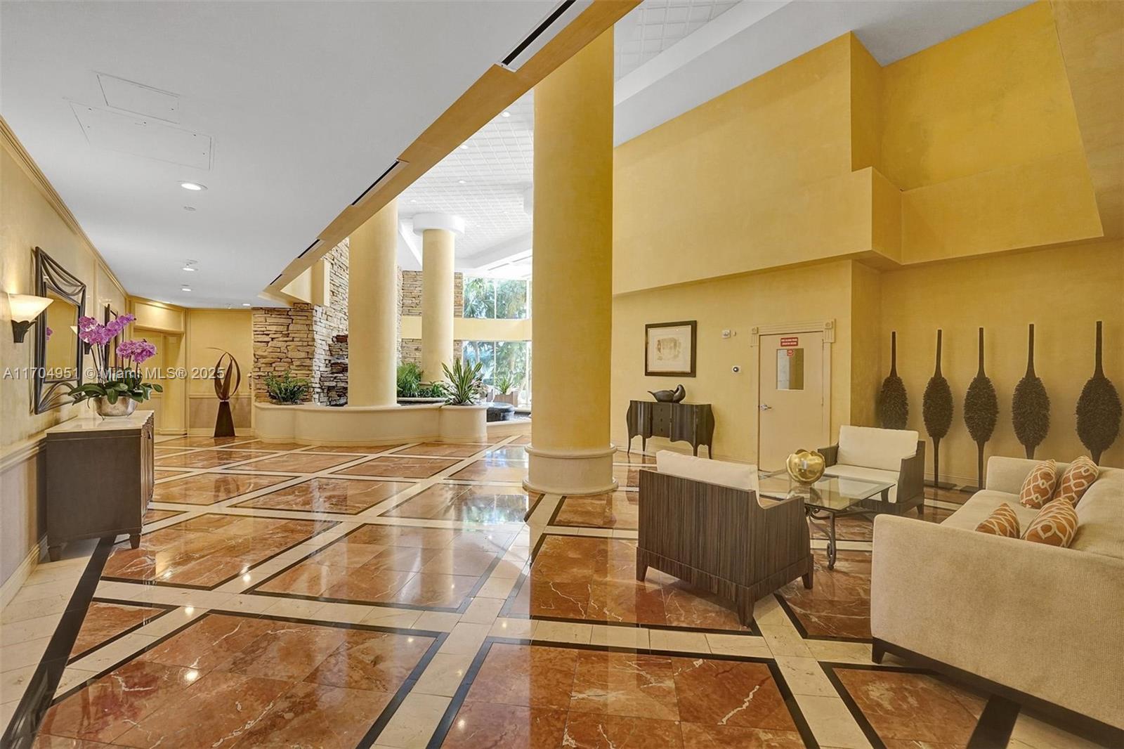 HAMPTONS WEST CONDO - Residential