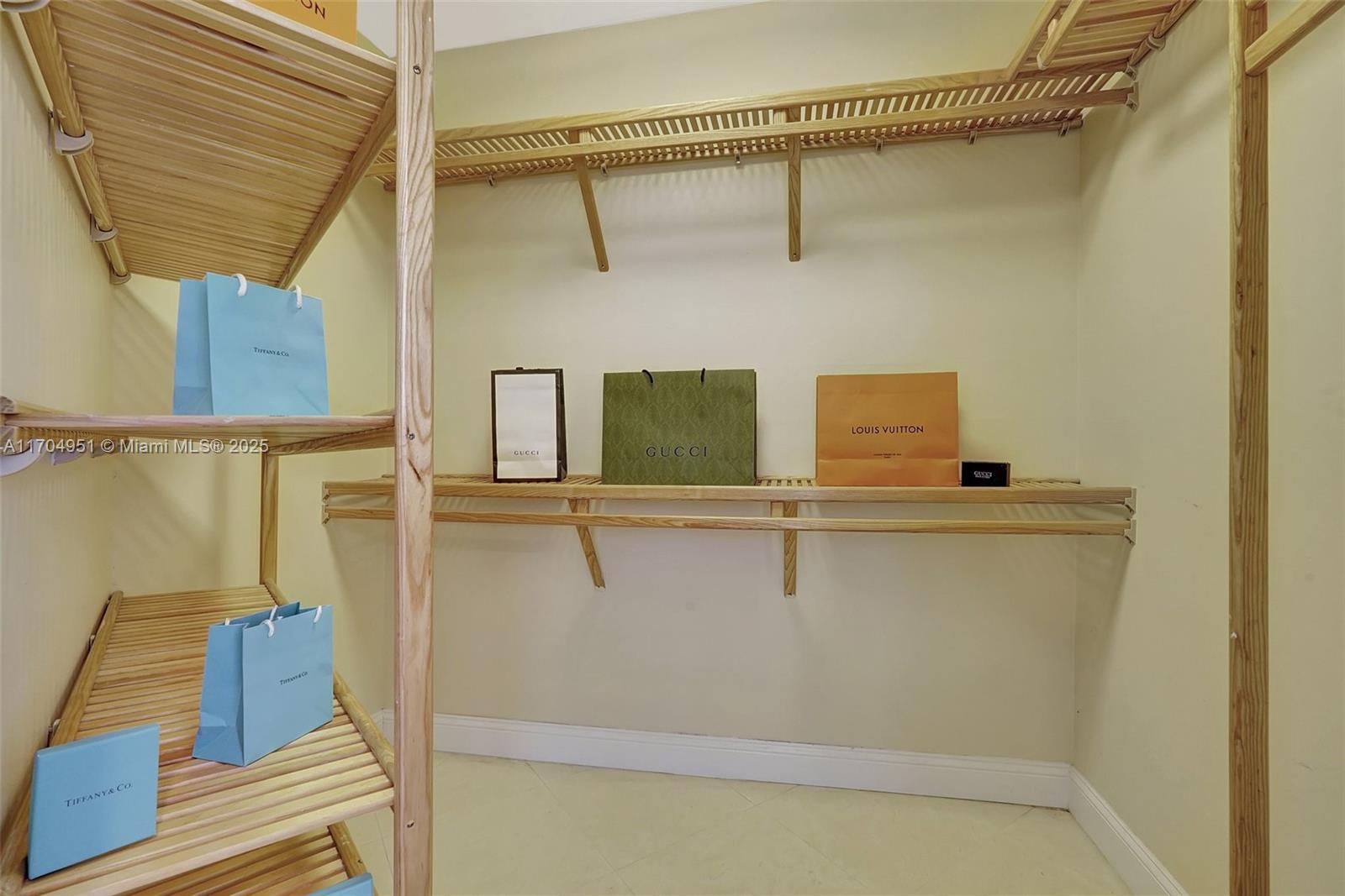 HAMPTONS WEST CONDO - Residential