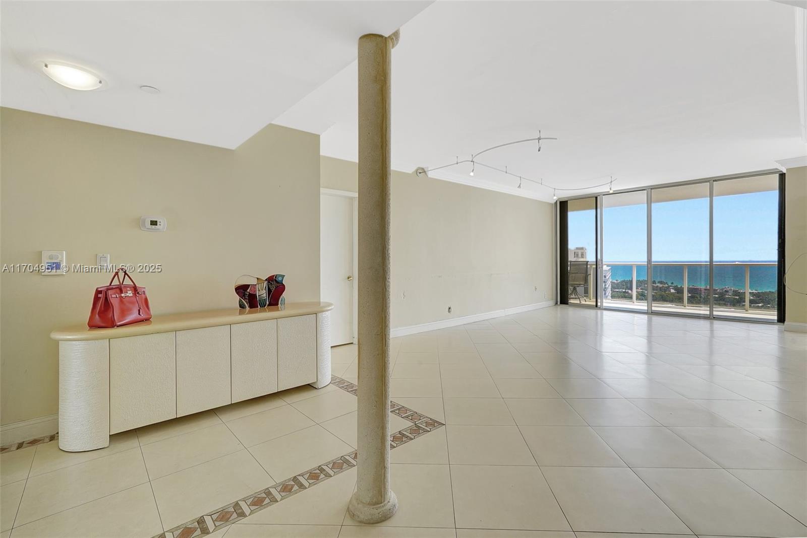 HAMPTONS WEST CONDO - Residential