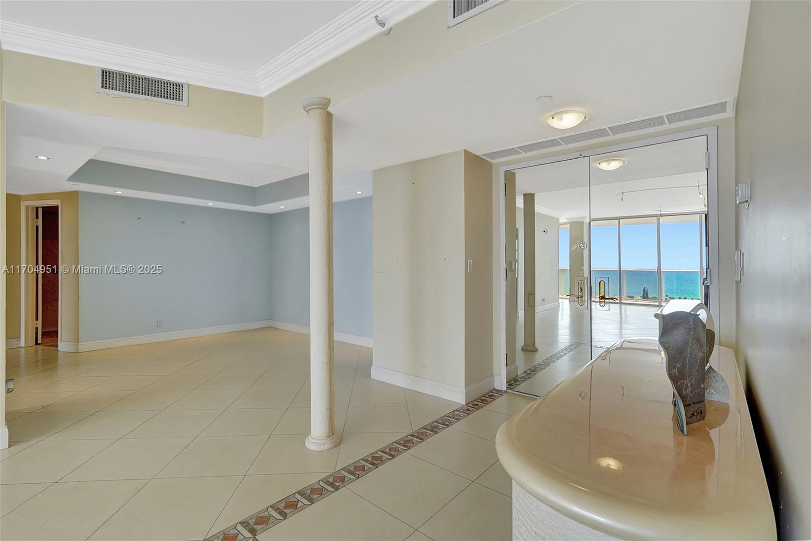 HAMPTONS WEST CONDO - Residential