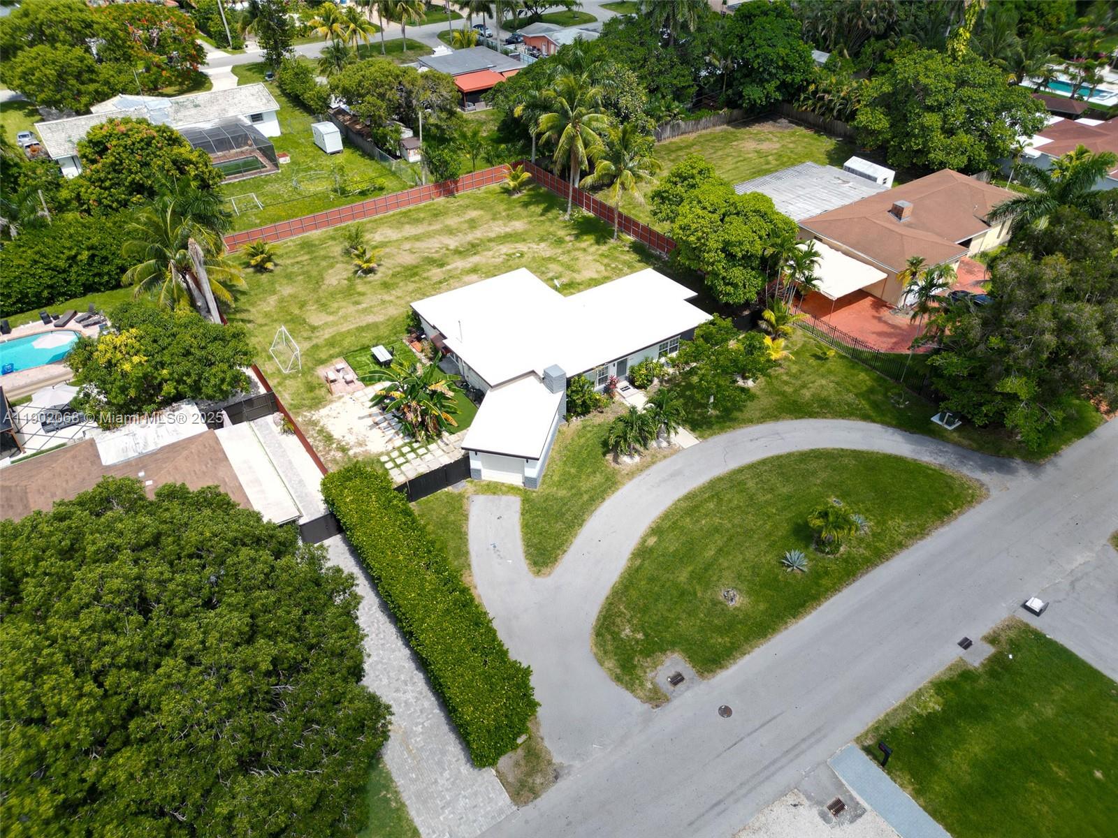 BISCAYNE GARDENS - Residential