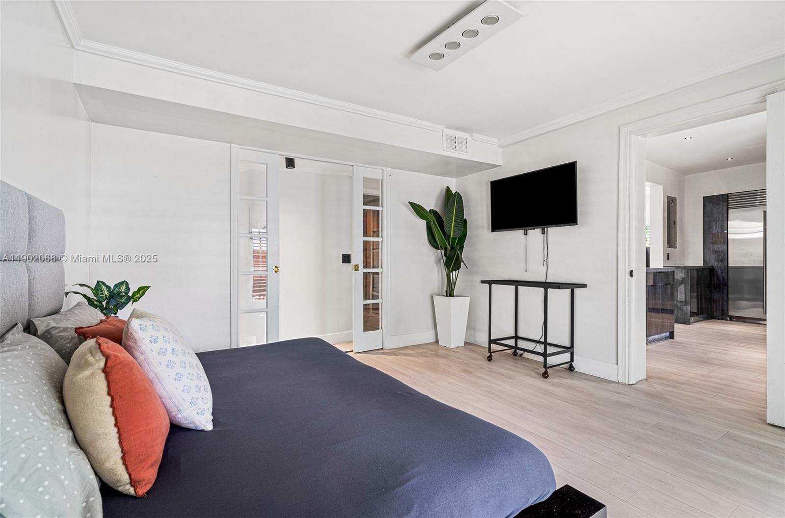 BISCAYNE GARDENS - Residential