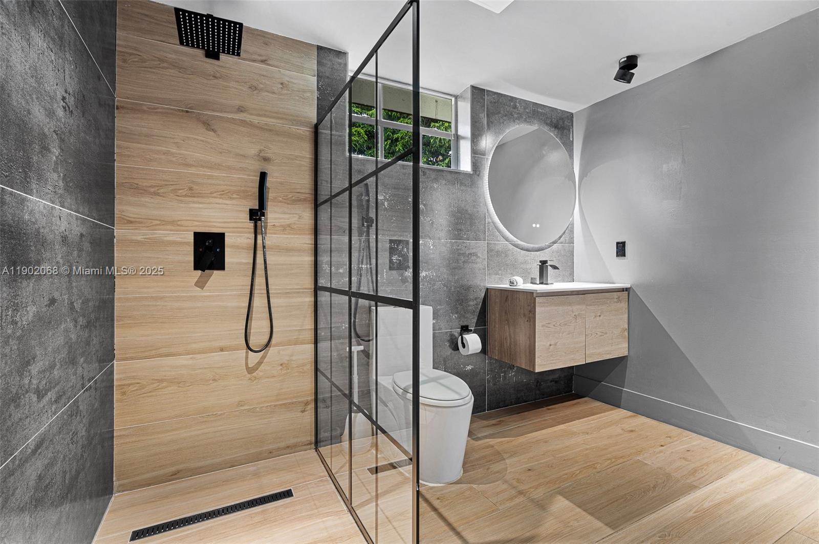BISCAYNE GARDENS - Residential