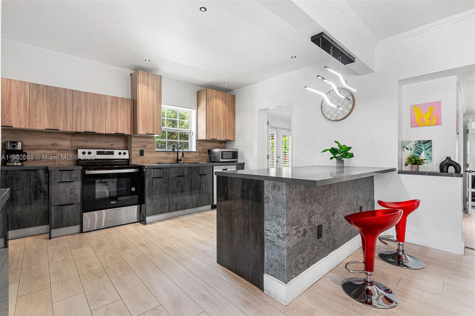BISCAYNE GARDENS - Residential