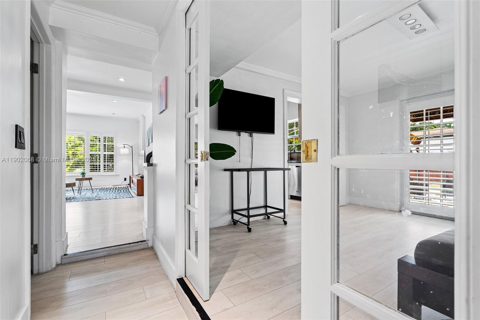 BISCAYNE GARDENS - Residential