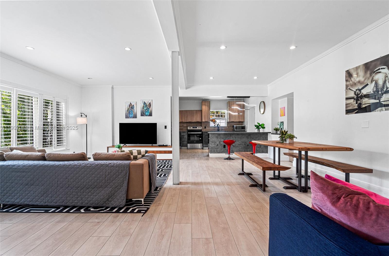 BISCAYNE GARDENS - Residential