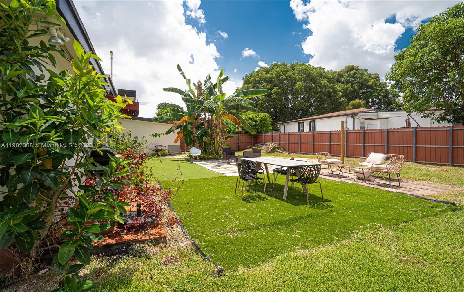 BISCAYNE GARDENS - Residential