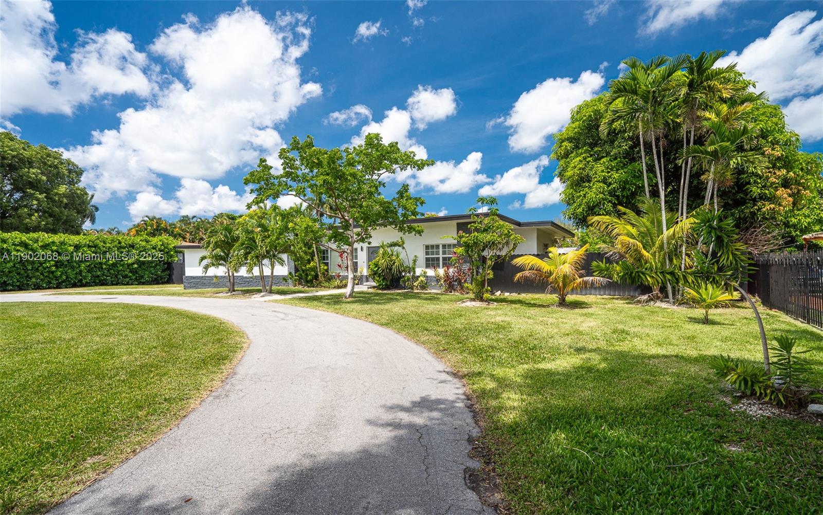 BISCAYNE GARDENS - Residential
