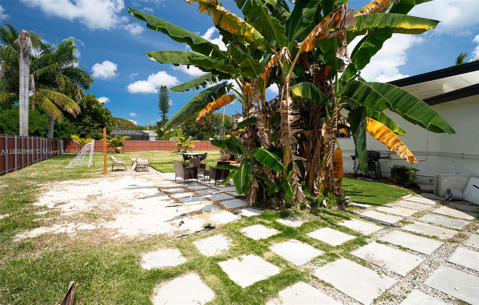 BISCAYNE GARDENS - Residential