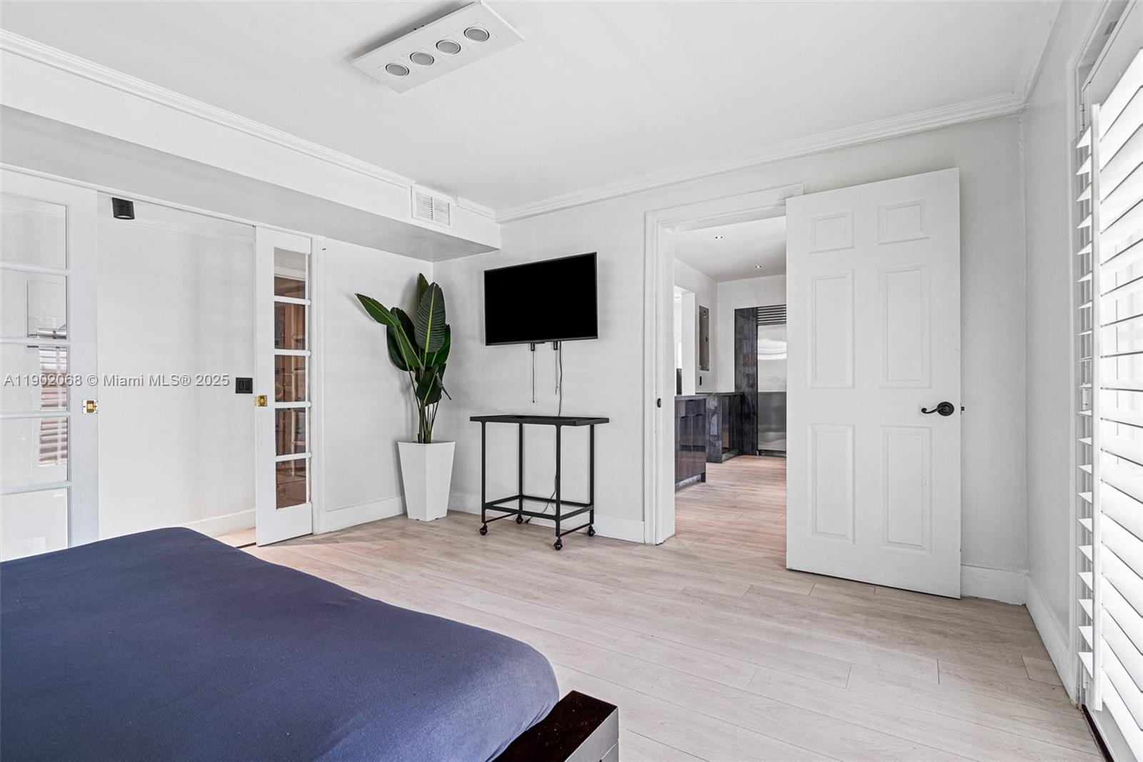 BISCAYNE GARDENS - Residential