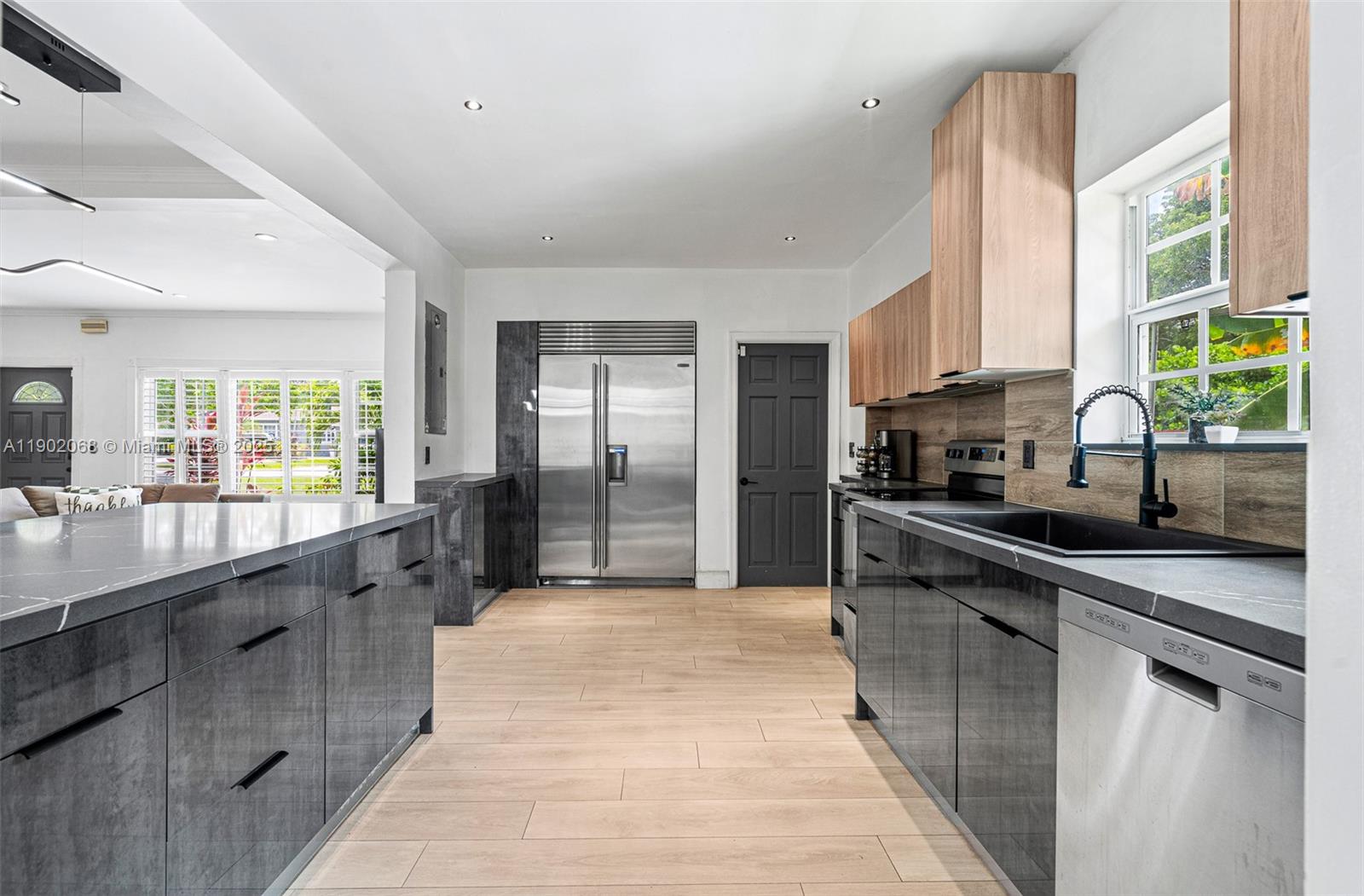 BISCAYNE GARDENS - Residential