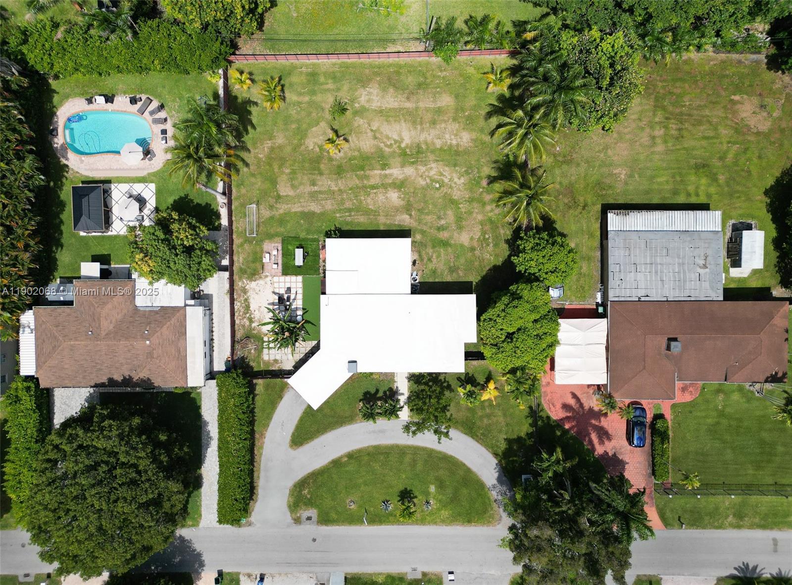 BISCAYNE GARDENS - Residential