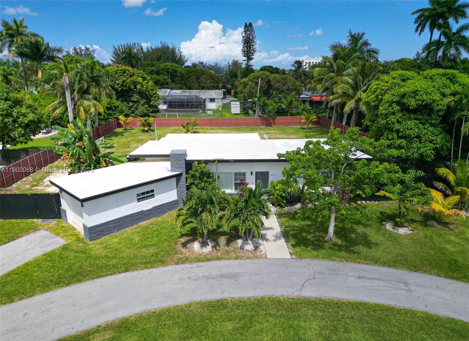 BISCAYNE GARDENS - Residential